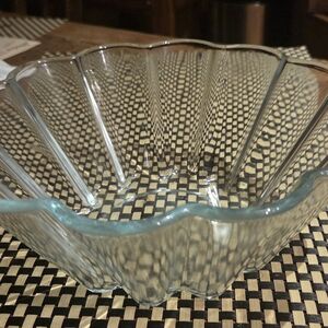 VINTAGE Pyrex Clear Glass Fluted Serving Bowl